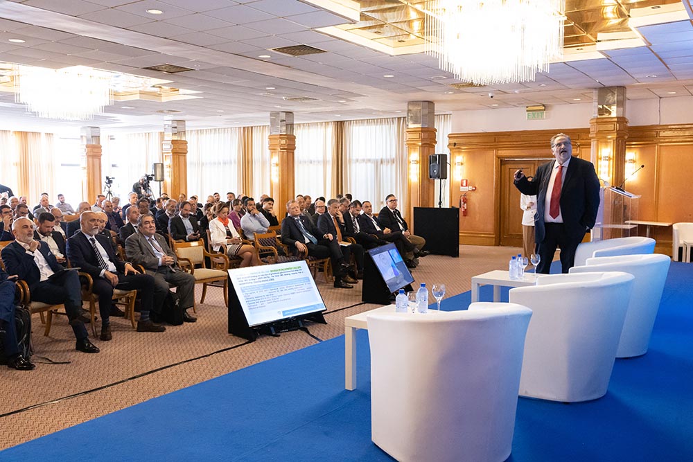 east-med-baseblue-conference-1 (14)